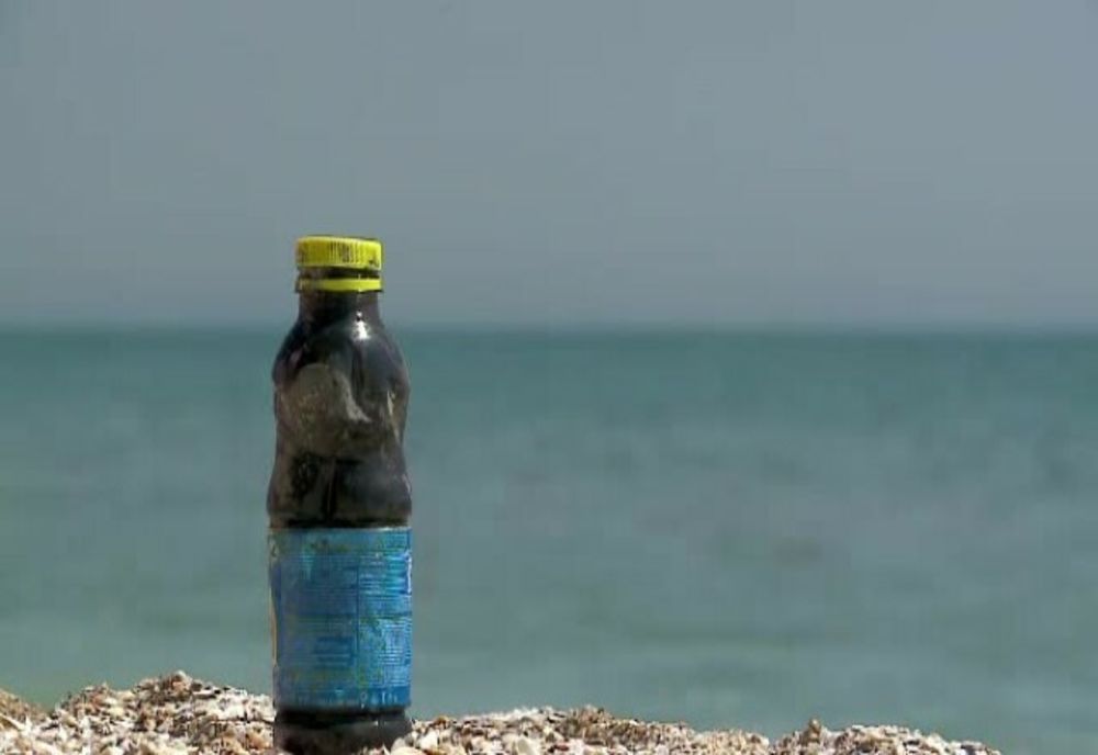 CE PERICOL ASCUNDE NĂMOLUL FOLOSIT DE LA TECHIRGHIOL, VÂND PE PLAJĂ CA REMEDIU MIRACULOS LA PET DE 500 ML