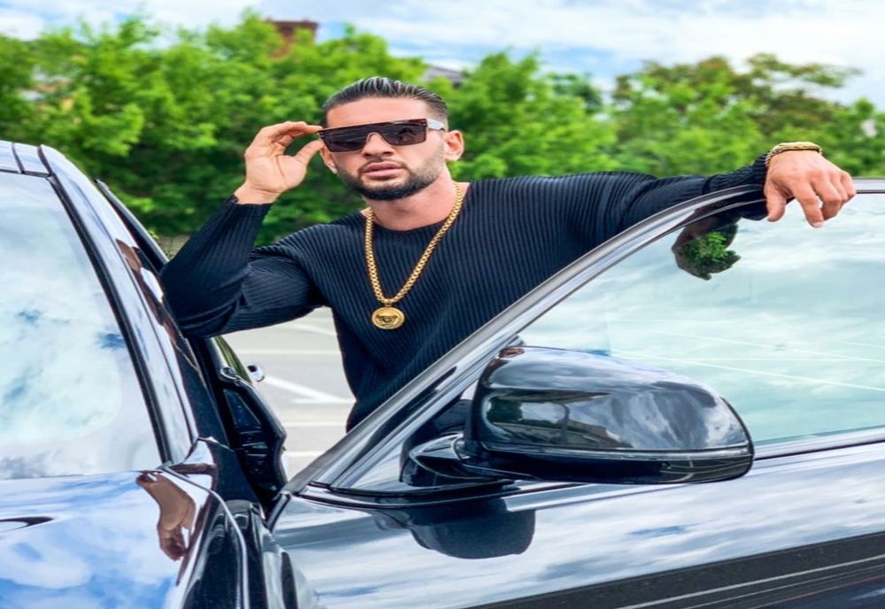 Dorian Popa, decorațiuni extravagante de Crăciun