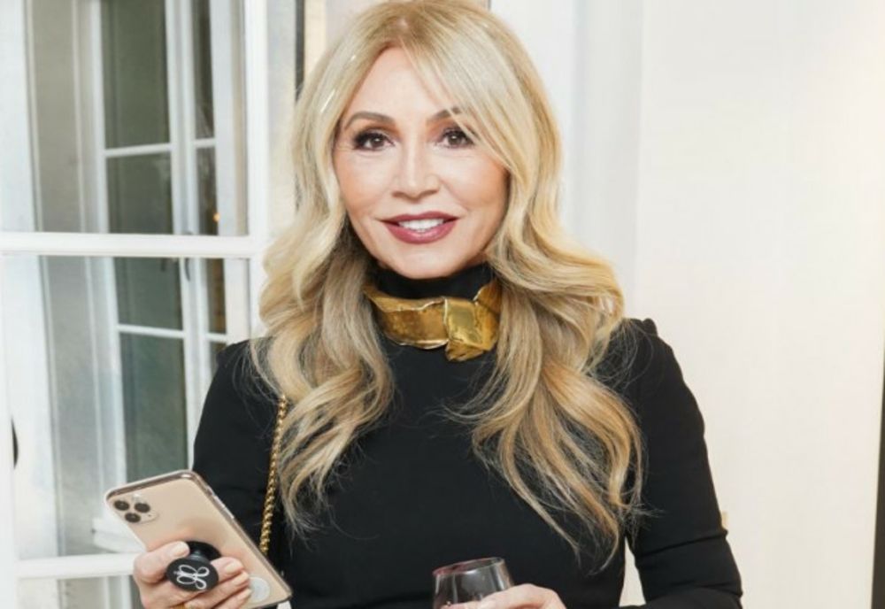 CUM AU APĂRUT ADELINA PESTRIȚU ȘI MĂDĂLINA GHENEA LA PALATUL PARLAMENTULUI, UNDE ANASTASIA SOARE ȘI-A LANSAT CARTEA