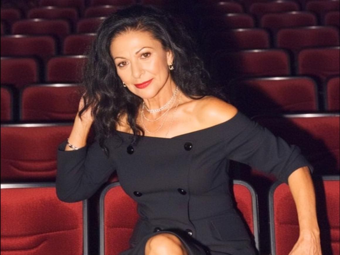 Elena Cârstea a revenit în România după 10 ani de absență