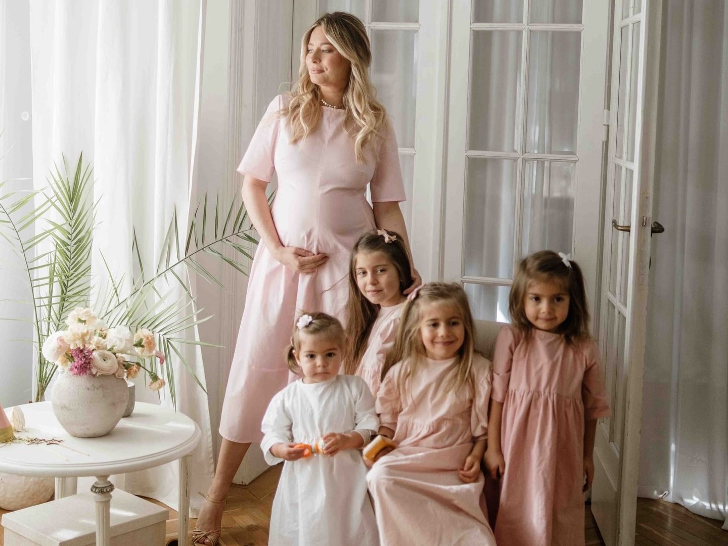 Laura Cosoi va naște a cincea oară