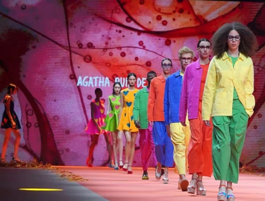 culori la modă