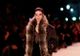 Atmosferă de petrecere la show-ul Yves Saint Laurent de la Paris